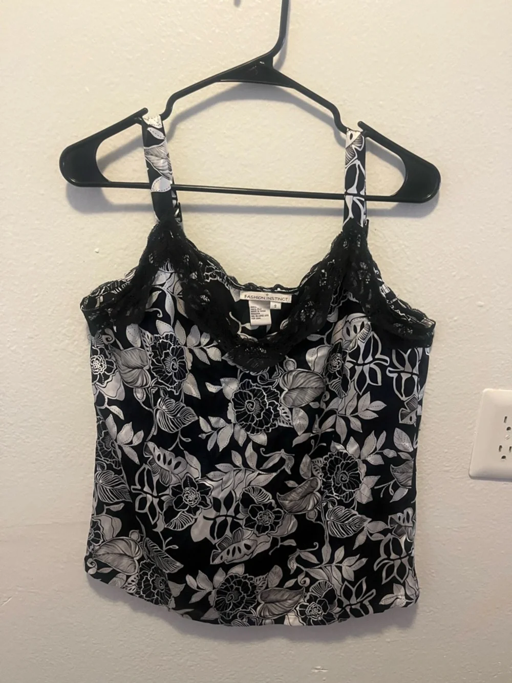 ✨Floral 100% Silk Lace-Trim Cami in Black & Cream - Picture 2 of 8